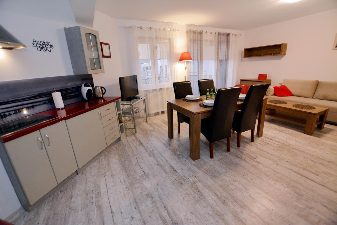 Apartament Przy Latarni Morskiej كولوبرزيغ المظهر الخارجي الصورة